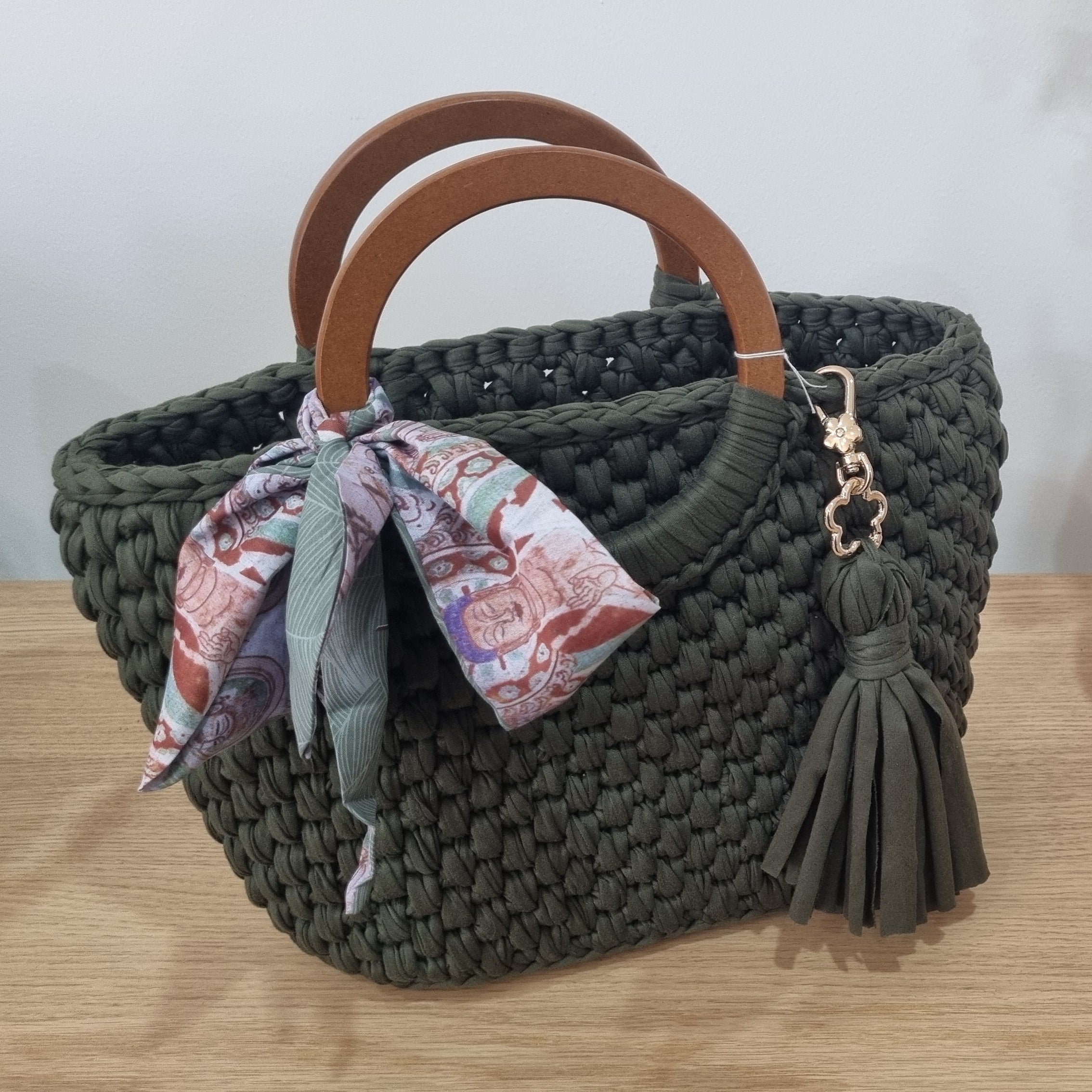 Coastal Loops – Handmade Crochet Wooden Handle Bag